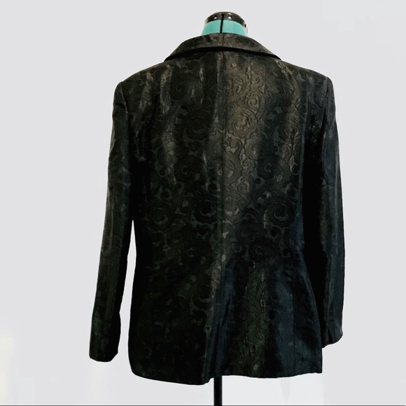 Escada Couture Black Jacket (get with skirt /1,500 - Picture 4 of 9